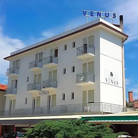 Venus Price Hotel *