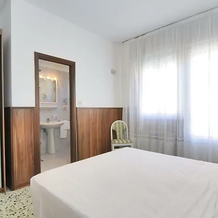Venus Price Hotel