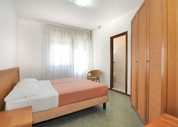 Venus Price Hotel *