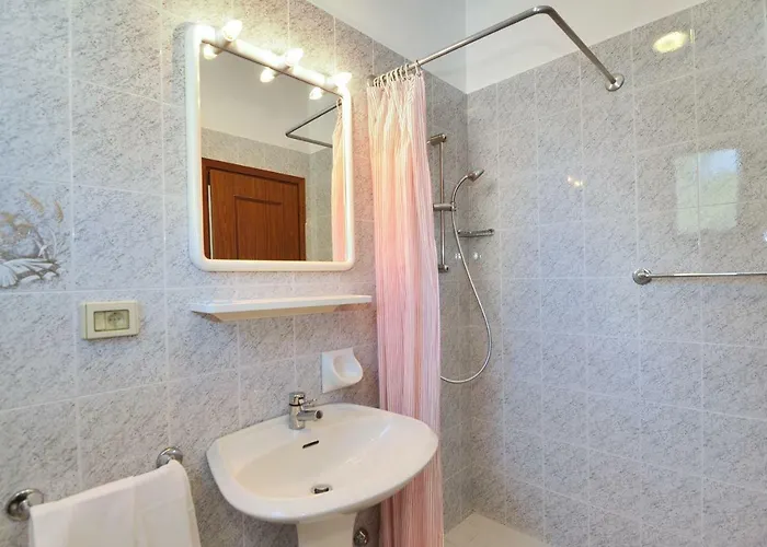 Venus Price Hotel *