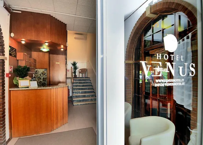 Venus Price Hotel *